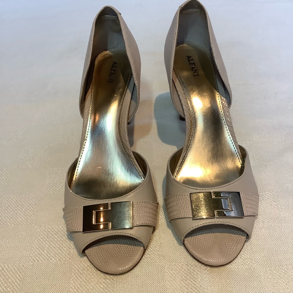 Elegant cream Open-Toe Heels
